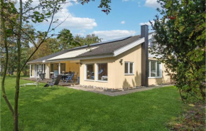 4 Bedroom Cozy Home In Rødby in Kramnitse